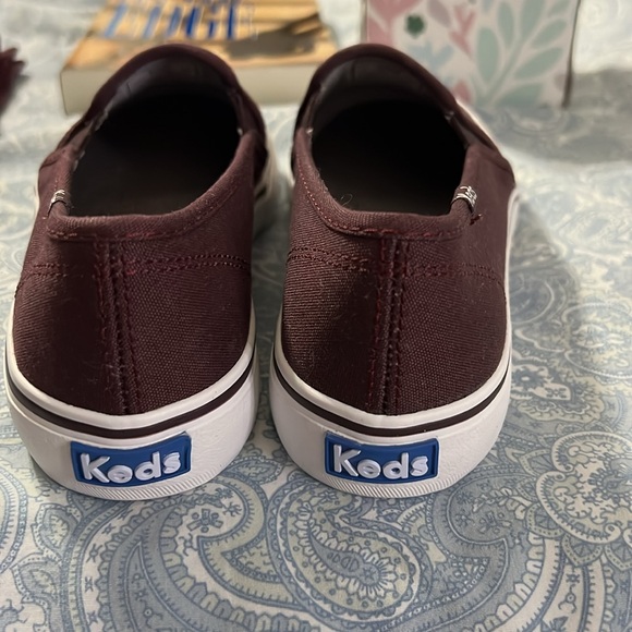 KEDS Size 6 Burgundy Slip on Shoes NEW WITHOUT BOX - Picture 3 of 10